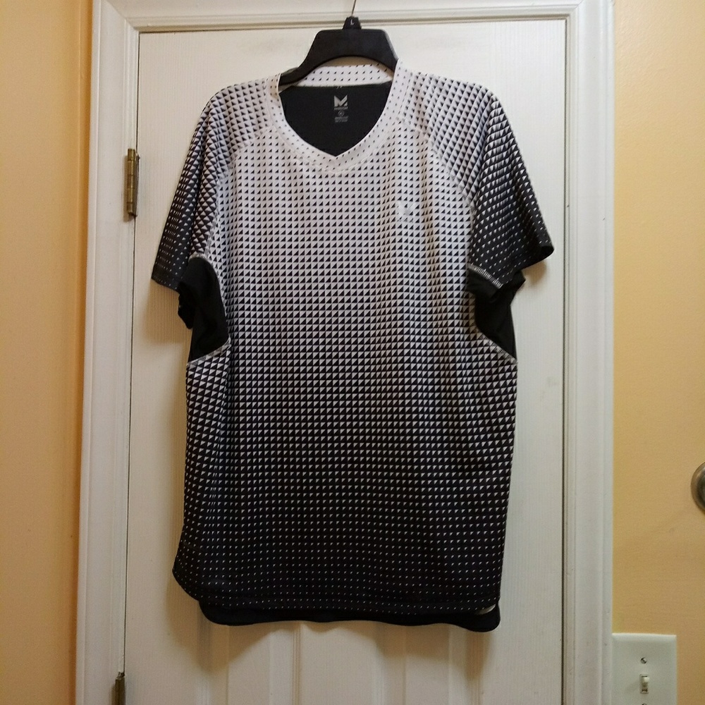 Mission Mens Shirt Size XL Vaporactive Vneck Black